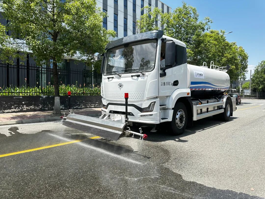 18T Road Cleaning Vehicle2