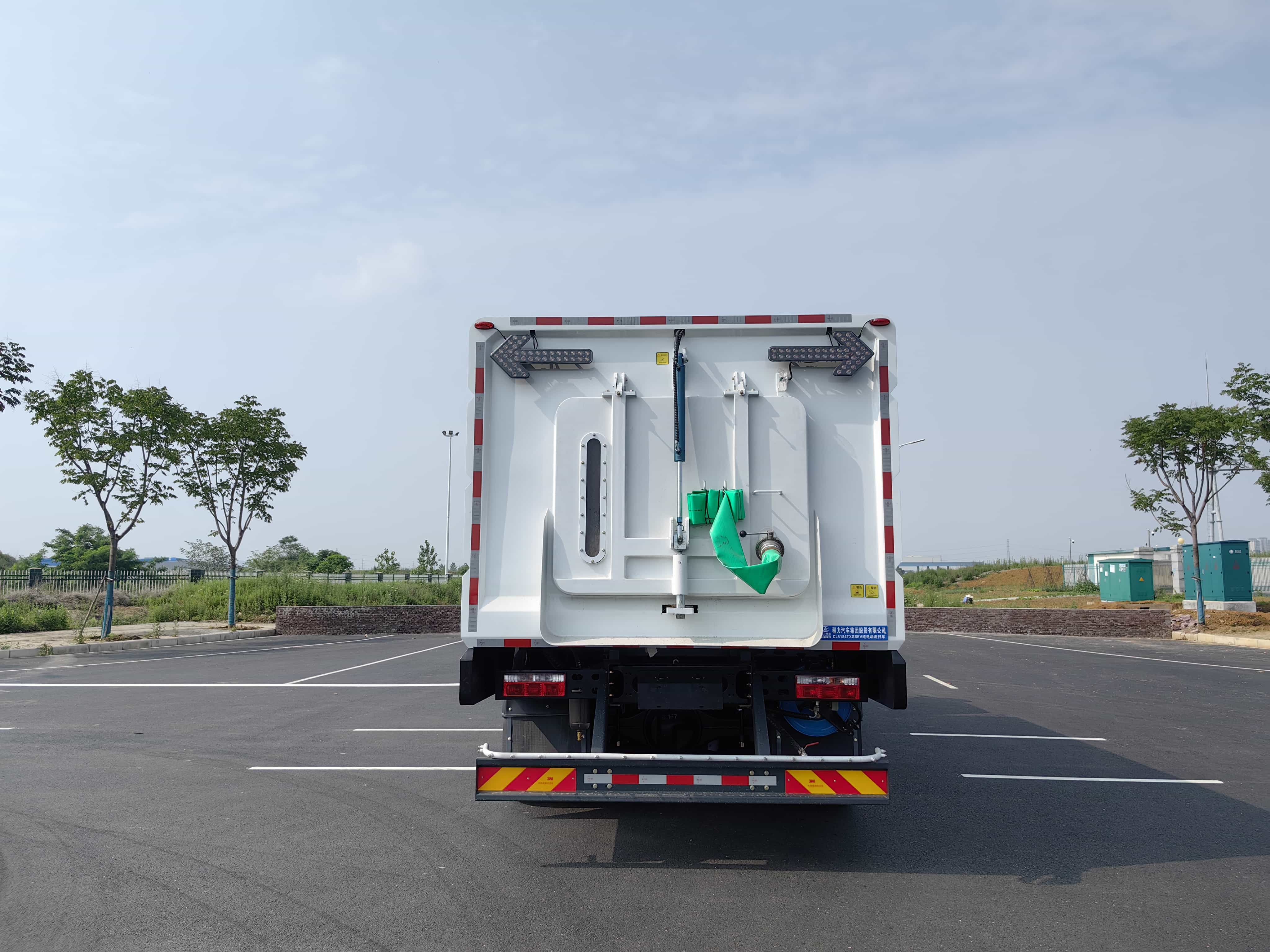 18T Washer&Sweeper4_compressed