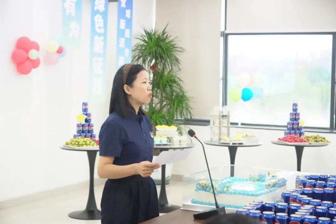 Ms.Liu