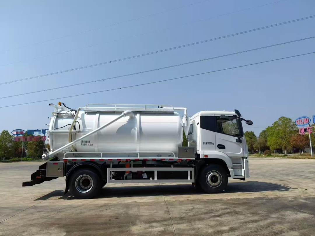 Vacuum Truck 1