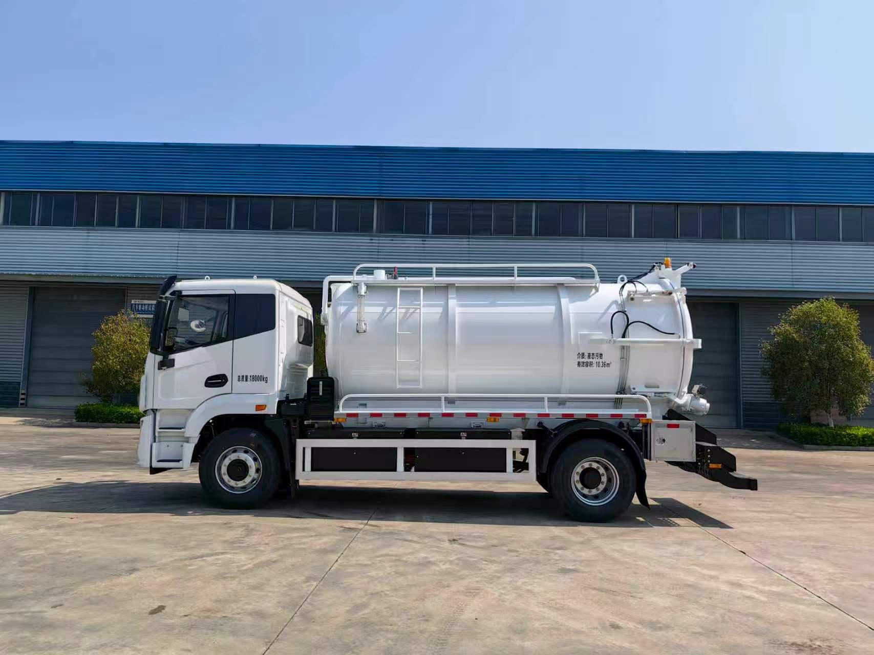 Vacuum Truck1
