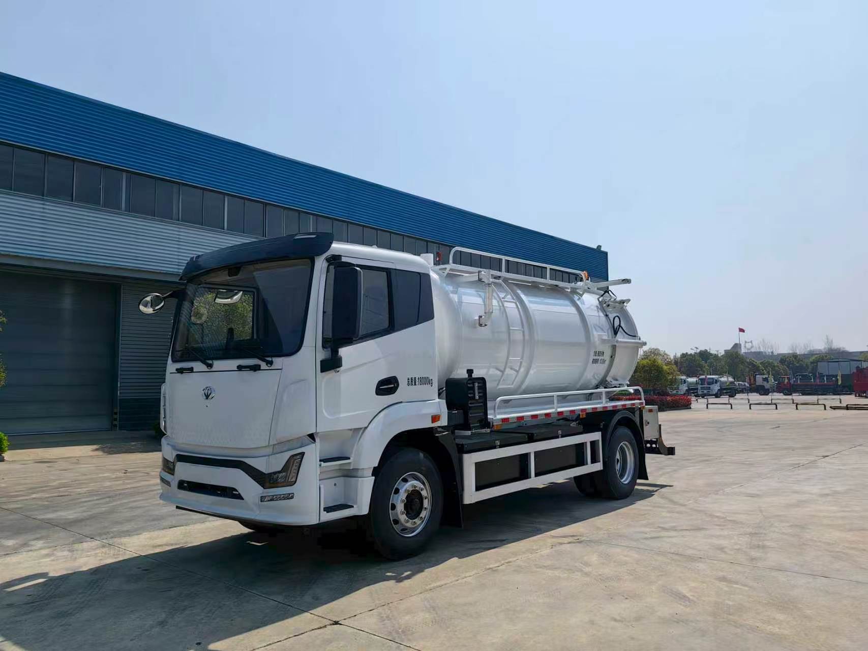 Vacuum Truck2