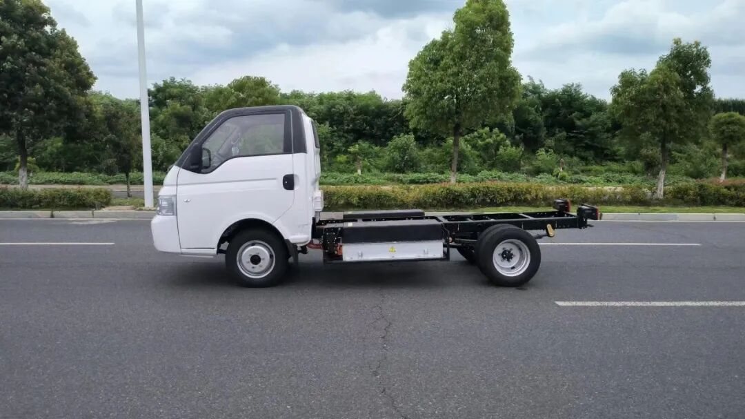 Yiwei 4.5t Electric Chassis