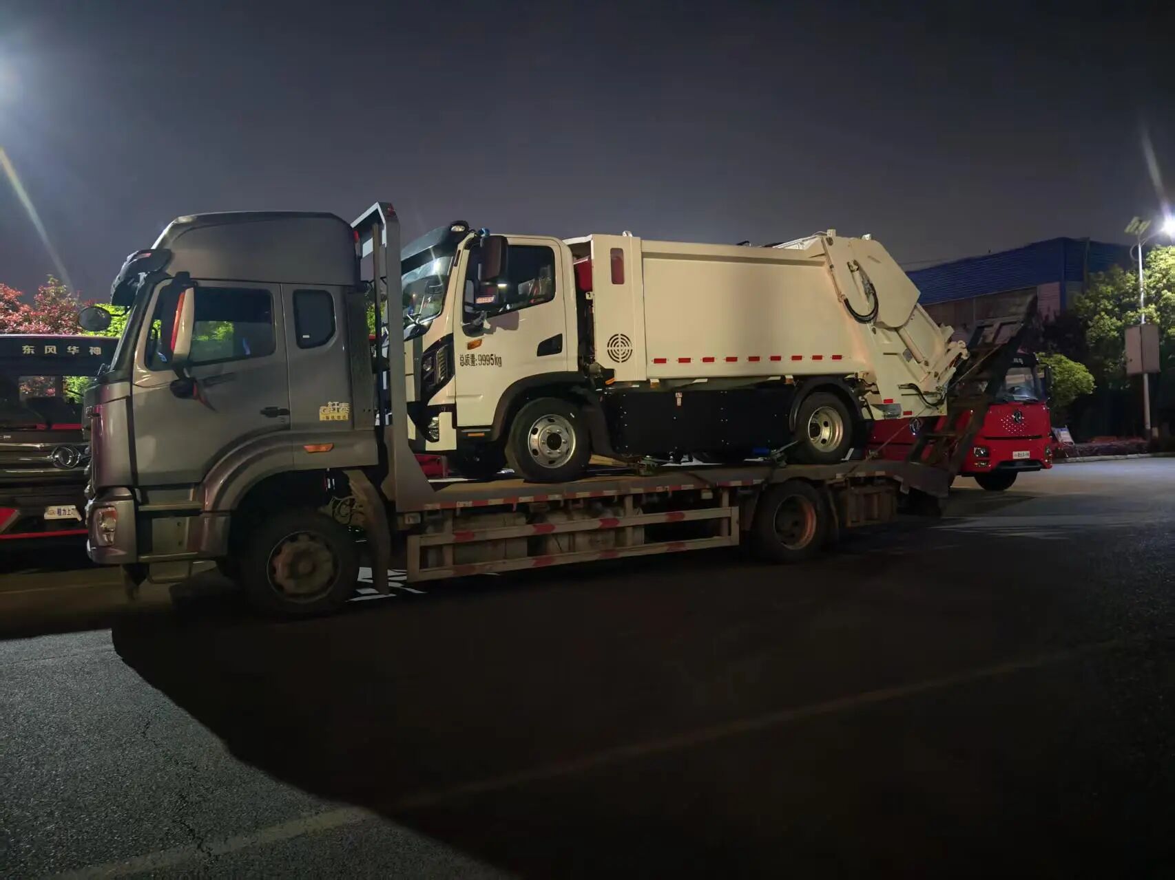 Yiwei Auto Delivery12