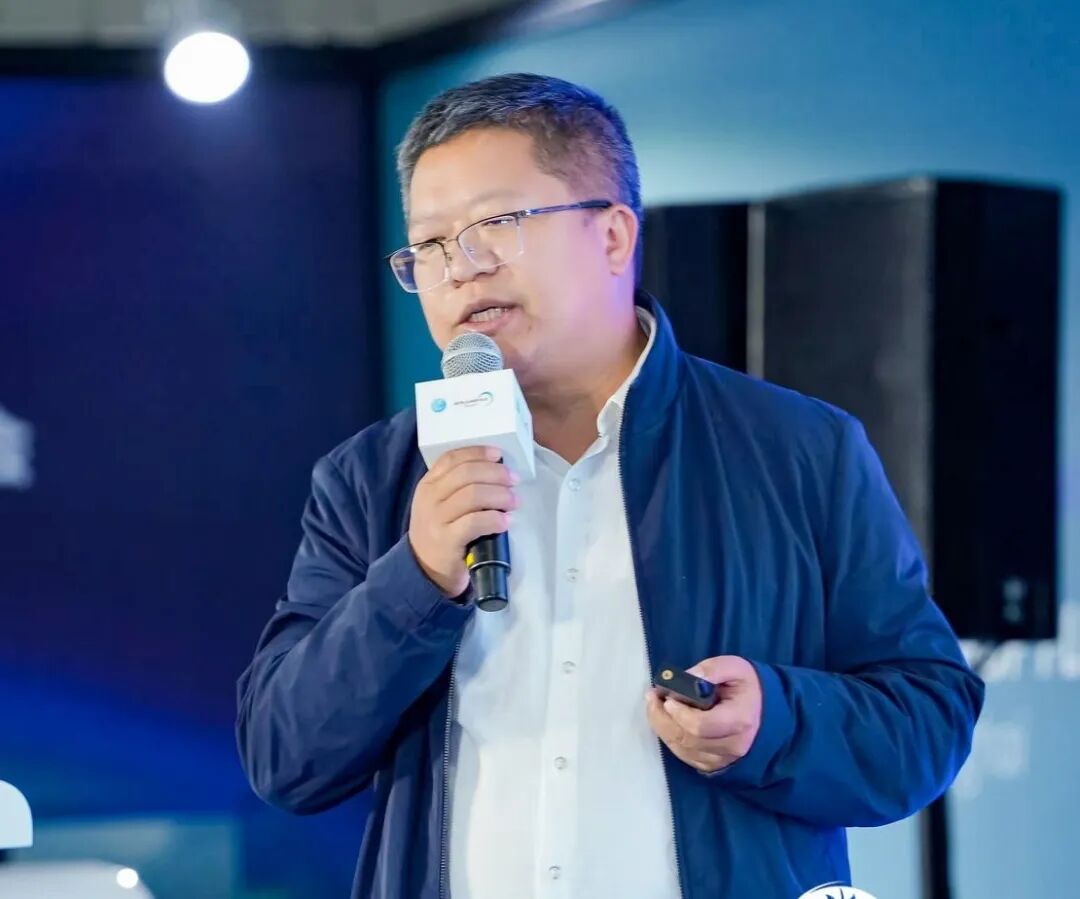 Yiwei Chairman Mr.Li2