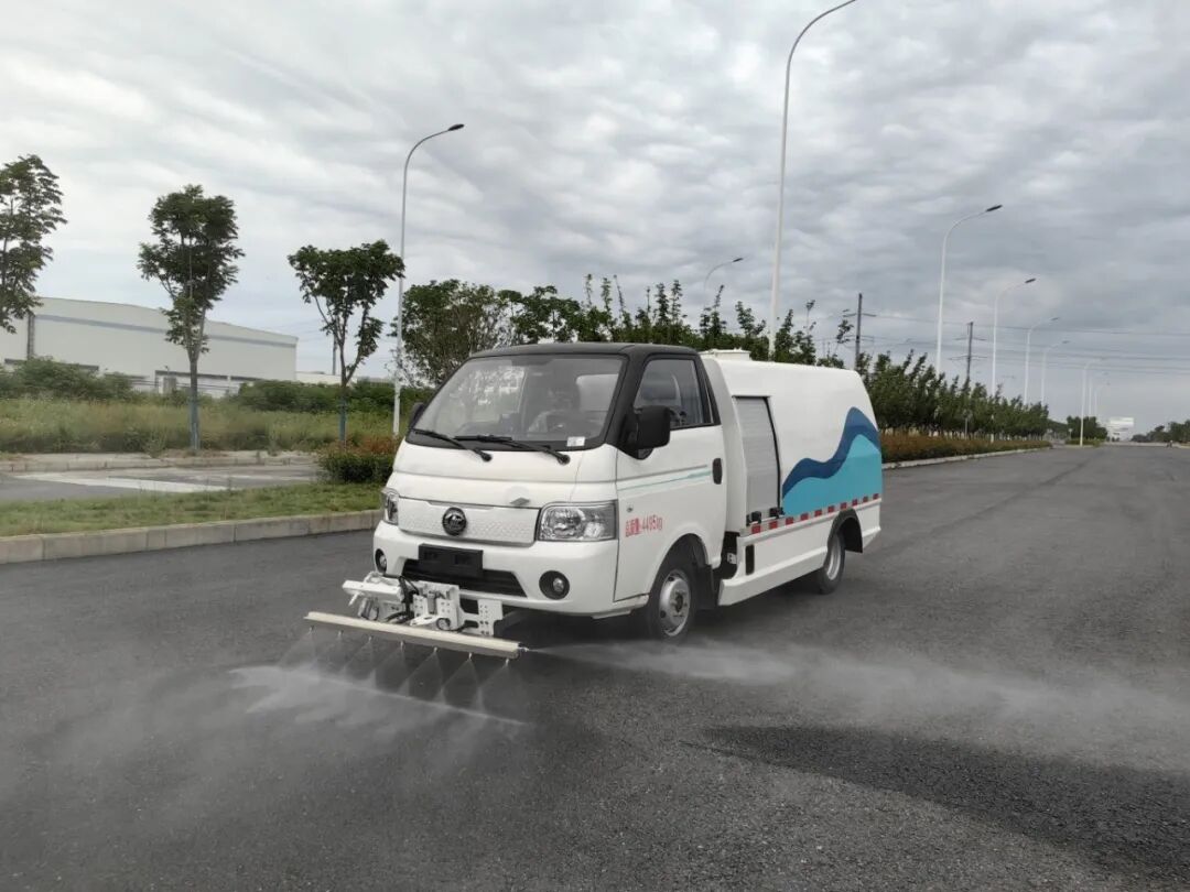 Yiwei Road Maintenance Vehicle2